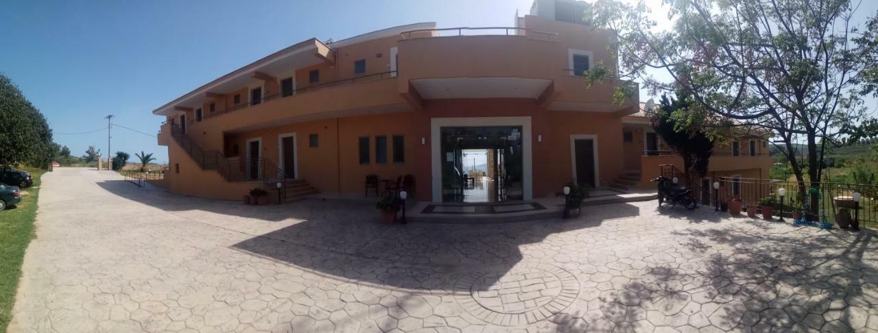 Aparthotel Finiki Plaza Methoni  Exteriér fotografie